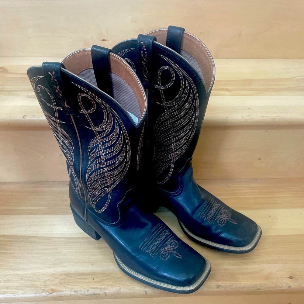 Ariat Womens Round Up Wide Square Toe Western Boot